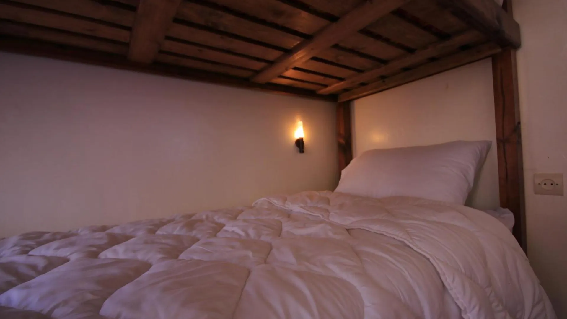 بيت شباب Jurassic Surf House Anza أغادير 0*,  المغرب